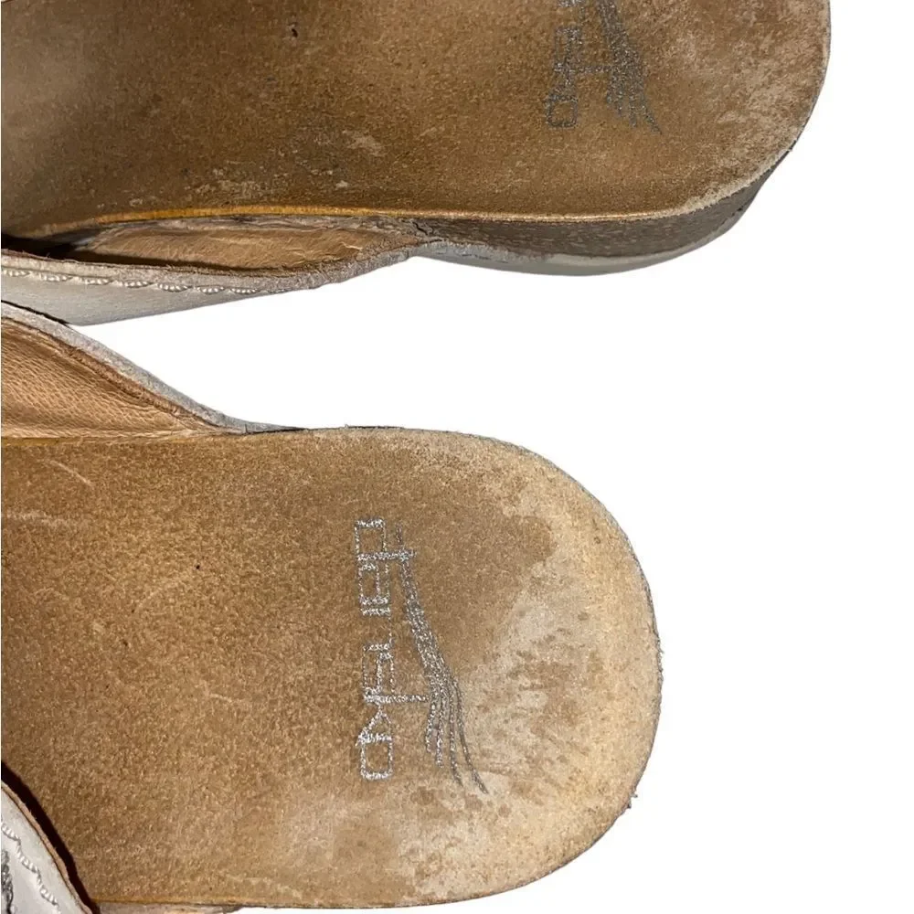 Dansko Wms Sz 9.5 / EU 40 Beige Double Strap Adjustable Slip On Sandals